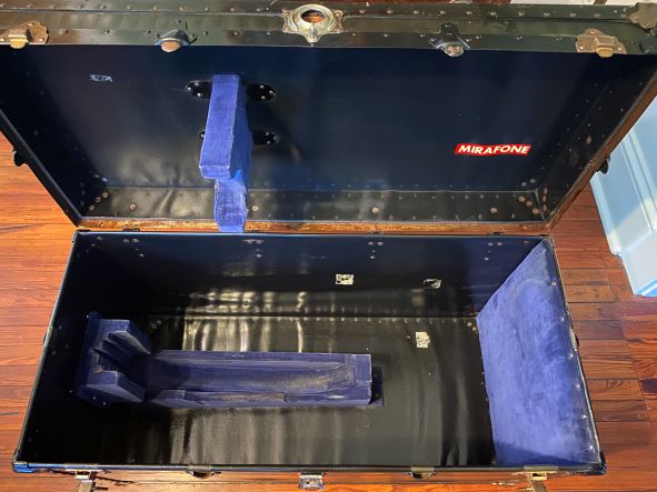 2.21 trunk inside .JPG