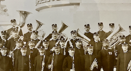 Sousa's bass section - 1904.png